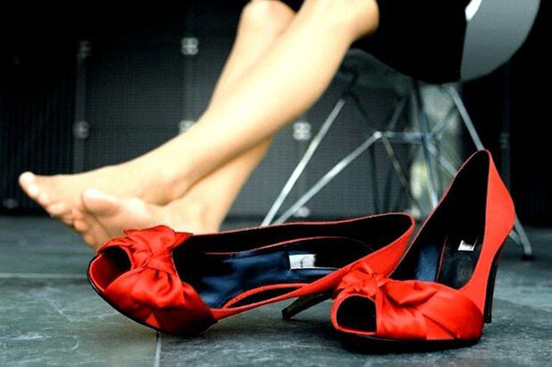 Evitar los zapatos de tacón para prevenir las varices
